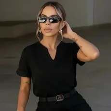 Blusa Feminina Detalhe Em V Manga Dobrada Estilosa Verão Clássica Social Presente