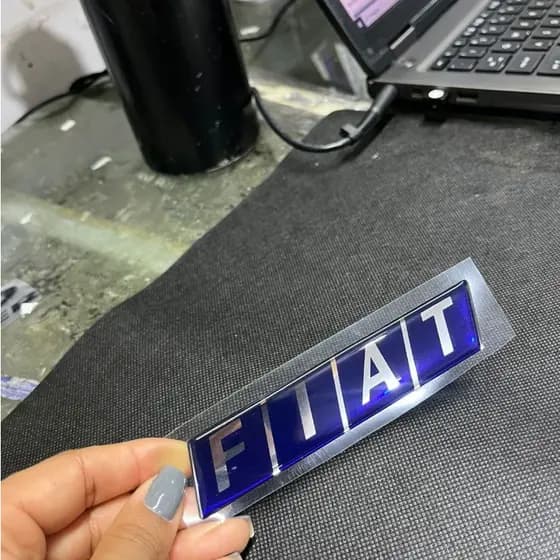 Emblema adesivo  resinado fiat porta malas qualida e estilo