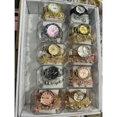 Kit com 10 relógios feminino mais caixas e pulseiras Cores disponíveis dourado prata preto e rosé
