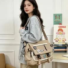 Bolsa Impermeável Transversal Estilo Japonês Bolsa Mensageiro Casual Grande com Design de Crachá X167 JZ