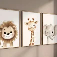 Quadro Decorativo Tríptico Safari Bebê – Leão, Girafa e Elefante com Borda em Tons Neutros