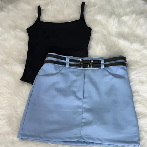 Body Estilo Reto e Short Saia Alfaiataria com Dois Cintos Grátis !
