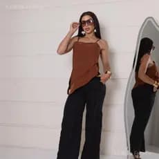 Conjunto Casual Calça Alfaiataria Cintura Alta Mais Blusa Assimétrica De Alças Com Cinto De Brinde