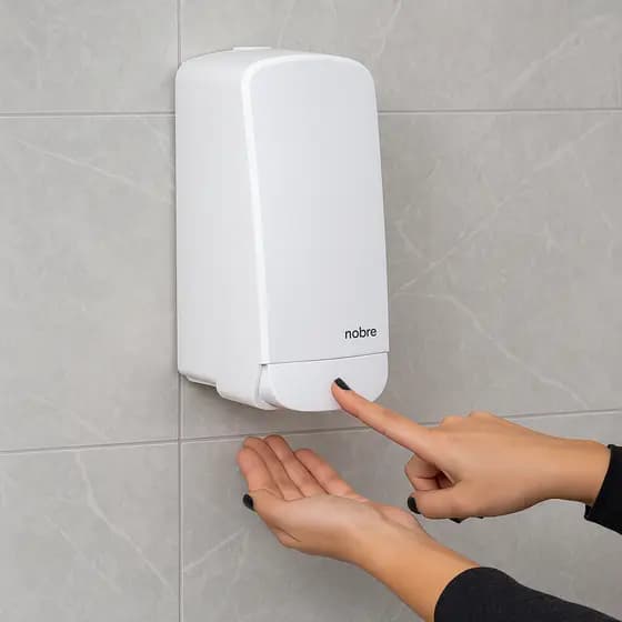Dispenser Branco em Inox para Sabonete Líquido/Álcool Gel 800ml - Nobre - Sofisticação e praticidade