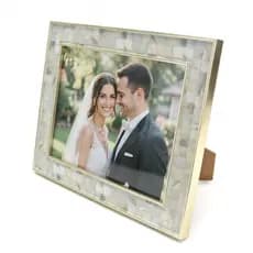 Porta Retrato Foto 15x20 Moldura Cor Champanhe Rosé Em Polímero com Vidro - Efeito Madrepérola