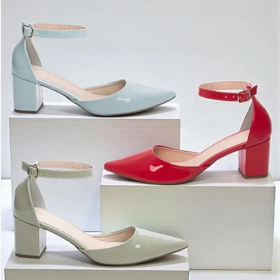 Sapato Scarpin Feminino Verniz Colorido Verde Azul Vermelho Salto Baixo Grosso 6cm Aberto Lateral Salomé Fivela Elegante