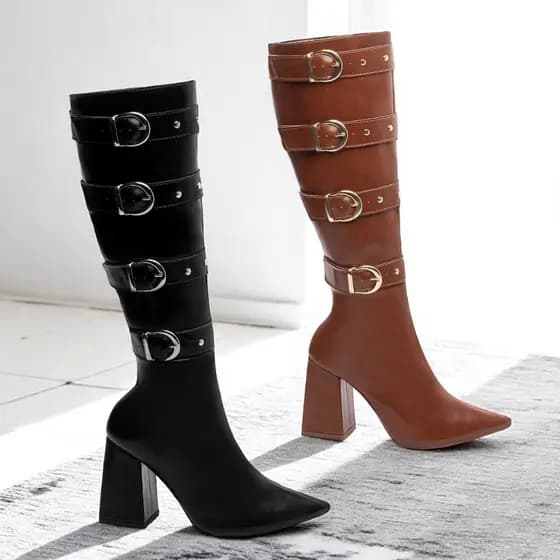 Bota Feminina Torricella Cano Longo Salto Alto Bloco Grosso Bico Fino Moda Blogueira Fivela Aplique