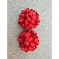 pompom/ parzinho de pompom/ laço/ laço escolar/ laço azul com branco/ laço vermelho/ laço verde