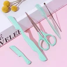 Kit com 5 pcs de ferramentas de beleza - Sobrancelhas /Navalha/Tesoura/Palheta de ouvido/Pente
