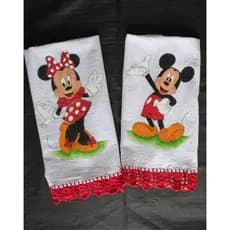 Pano de prato pintado a mão com barrado de crochê / pano de prato minnie / pano de prato mickey