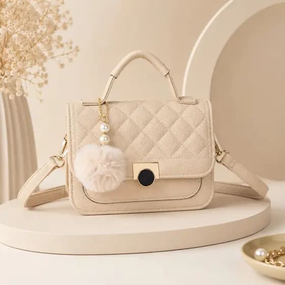 Bolsa Feminina Tiracolo Elegante com Alça de Mão Costura Diamante Fecho Frontal e Pingente Decorativo  B766 AMY