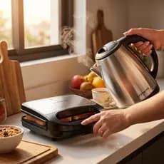 Kit Sanduicheira Inox + Chaleira Elétrica 1,8L Unitermi Antiaderente 127V/220V
