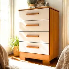 Cômoda 4 Gavetas Moderna Branca e Amadeirada para Quarto Organizador Roupa Bebê Infantil