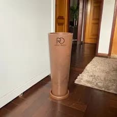 Vaso de Polietileno Coluna Ibiza Marmorizado Luxo 68x25 Para Sala Jardim Interno e Externo