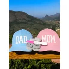 Boné DAD MOM Papai Mamãe  várias letras e cores - Envio Rápido