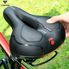 O selim da bicicleta é super macio Absorvente de impacto, oco, respirável, universal