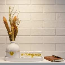 Kit Decorativo Forte e Corajosa Vaso Bandeja Decoração Sala Quarto Escritório Presente Feminino