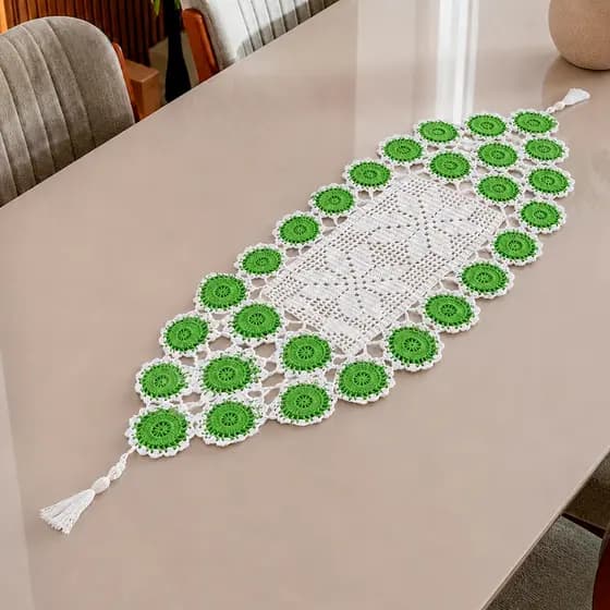 Caminho de Mesa Bordado em Crochê Artesanal 1,00m x 0,35cm Trilho Mesa Posta
