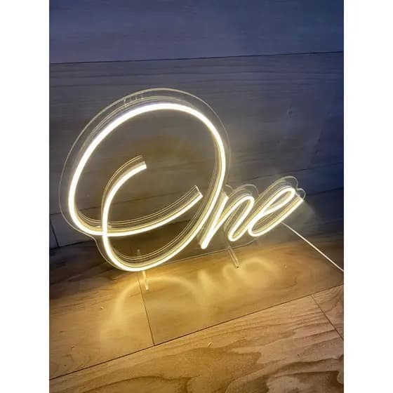 Número One Neon led branco Quente  ( 32,5 cm de largura por 25 cm de altura )