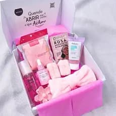 Kit Presente Melu 9 Itens Skin Care Feminino Rosa com Sabonete, Faixa Cabelo, Body Splash, kit Pinça, Toalha