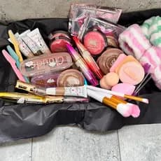 kit Maquiagem Completo -  Base, Blush, Gloss, Rimel, Paleta Sombra, Pinceis, Pó compacto, Sabonte Facial, Serum Poran