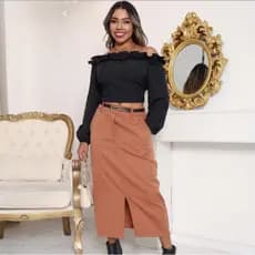 Saia Mídi de Alfaiataria com Cinto e Fenda Lateral E Bolso Lateral Moda Evangélica para Festas