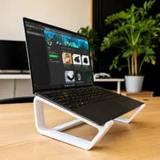 SUPORTE ELEGANTE PARA NOTEBOOK ERGONÔMICODE 13" A 16" POLEGADAS