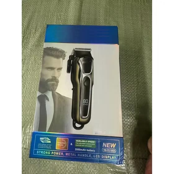 Máquina de Cortar Cabelo Profissional – Motor Turbo, Visor LCD e Bateria de 2000mAh