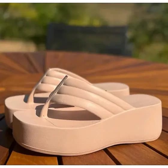 Chinelo Delta Plataforma Lançamento Imperdível Para o Verão - Cores Versáteis e Alto Conforto