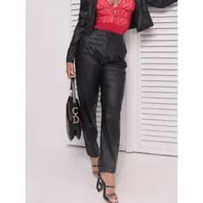 CALÇA COURO RETA COM BOLSO TENDENCIA ZR FASHION OUTONO INVERNO ELEGANTE