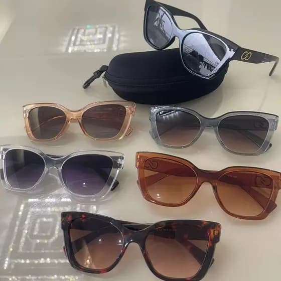 Óculos de Sol Feminino Elegante com Lente UV400 e Armação Grossa — Várias Cores + Estojo