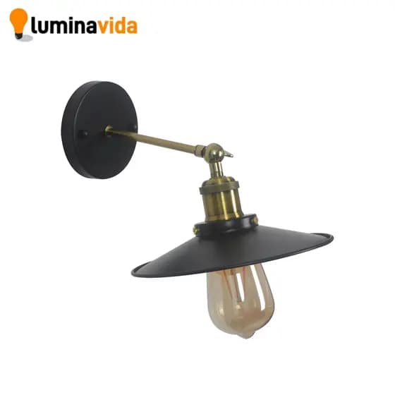 Arandela de Parede Industrial Preta com Detalhes Dourados – Soquete E27