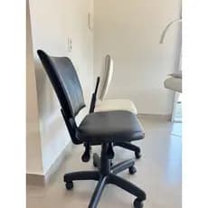cadeira mocho ergonômica confortável com encosto ajustável