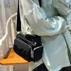 Bolsa de Nylon Reforçado de Ombro Feminina