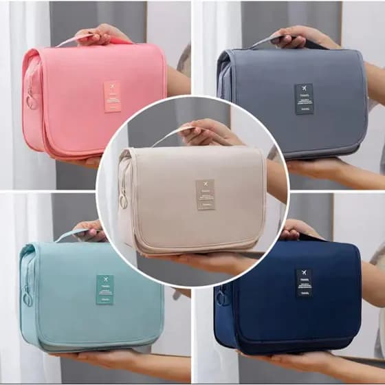 necessaire viagem com bastante espaço e vários compartimentos