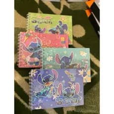 Caderno do Stitch Holográfico – Capa Dura, Espiral, Diversas Cores e Modelos 🩵✨