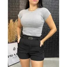 short feminina em tecido alfaiataria com bolso zíper na lateral