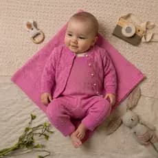 Conjunto Bebê Recém Nascido Tricot Premium 3 Peças Casaquinho Jardineira Manta RN