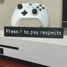 Placa Meme Gamer Press F To Pay Respects - Decoração Setup CoD Call Of Duty Geek Relevo