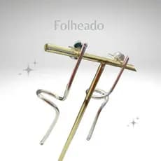 ✨ Brinco Folheado Prata Design Ondulado Moderno