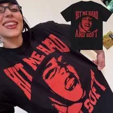 Camiseta Basica e OVERSIZED Billie Eilish Hit Me Hard And Soft Graphic Tee Unissex