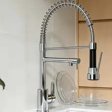 Torneira de cozinha estilo luxo com mola retrátil, disponível nas cores preta e prata