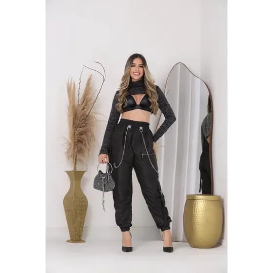 CALÇA CARGO JOGGER FEMININA EN POLIESTER FINO COM CORRENTES ESTILO ATEMPORAL