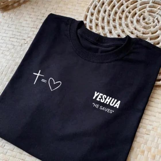 Camiseta Yeshua Saves Fé Cristã Estilo Moderno Gospel Tumblr Confortável Premium 30.1 Básica Unissex do P ao GG