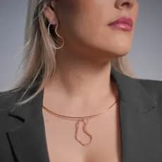 Conjunto de Joias Colar Choker e Brinco Cravejado Aro Rígido Orgânico Semijoia de Luxo Dourada
