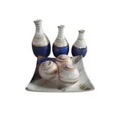 Kit Trio de Vasos em Cerâmica com Bandeja e 3 Bolinhas Sala