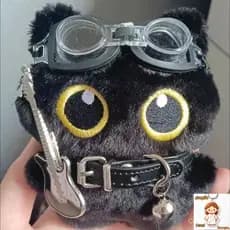 Brinquedo de Pelúcia Gato Preto Guitarra Boneca Pequena Almofada Pendente Bonita Estilo Rock Punk Casal