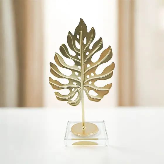 Escultura Decorativa Folha Dourada Luxo Com Base Acrílica – Modelo Simples ou Com Esfera Natal