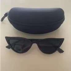 Óculos de Sol Feminino Gatinho Clássico com Proteção UV400 – Armação Branca ou Preta + Estojo