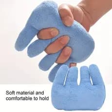 Almofada Azul Para Reabilitação De Mãos Com Separadores De Dedos